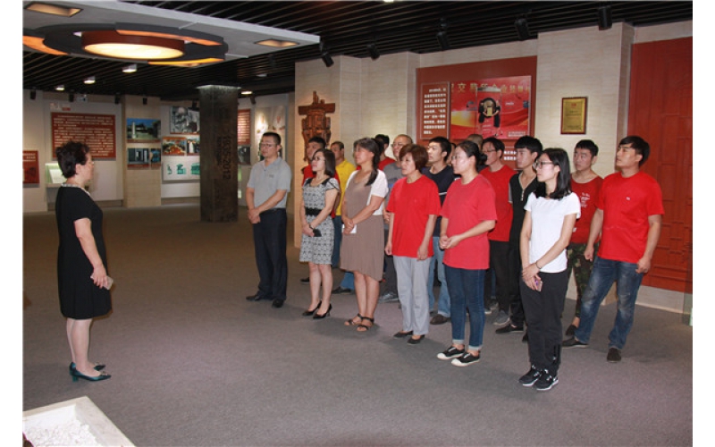 歡迎您加入任氏 與我們共創(chuàng)百年老店的輝煌